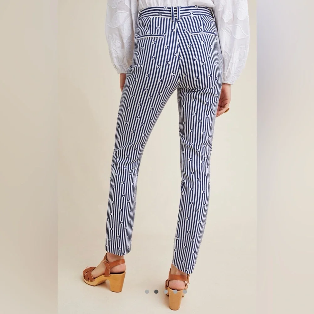 Anthropologie. Essential Slim Trouser. Blue & White Striped Floral. Size 8.